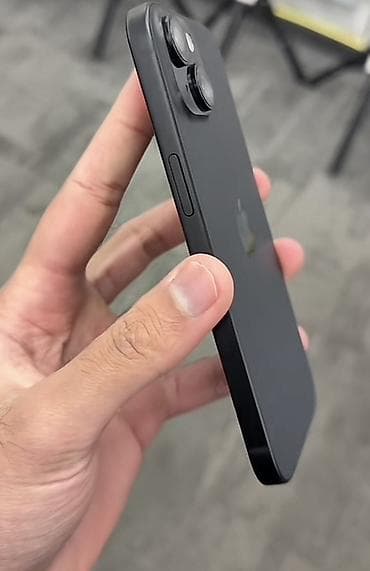 iphone adaptırı: IPhone 15, Qara — 3