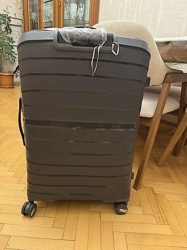 cemodanlar: Чемодан темно серого цвета, размер L один раз пользовались, впереди — 3