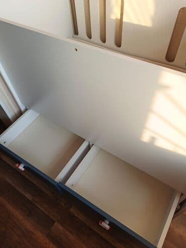 детские кроватки с комодом: Для девочки и мальчика, Б/у, Четырехугольная, Колыбель, Без бортиков, С матрасом, Без механизма качания — 4