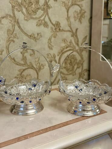 yuxuda qend qabi gormek: 2 cut gumusu konfet qabi — 1