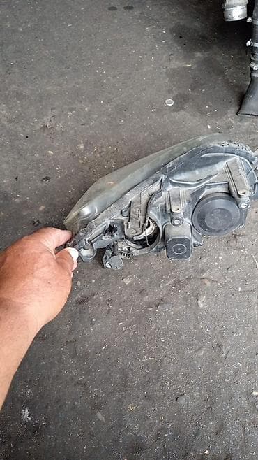 Məhsul: Avtomobil üçün sağ ön fara (projektorlu) Təsvir: - İki — 4