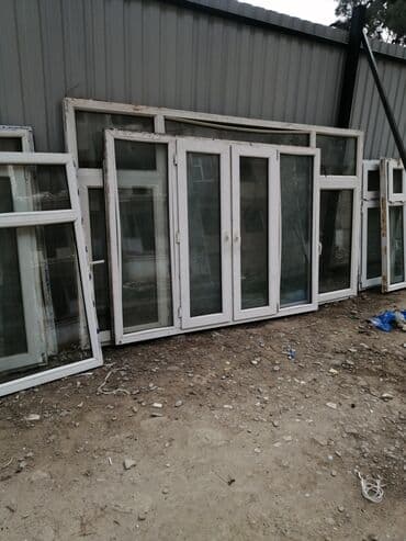 plastik pəncərə şəbəkə: Ağ rəngdə plastik pəncərə. Bu pəncərə, müxtəlif layihələrdə istifadə — 7