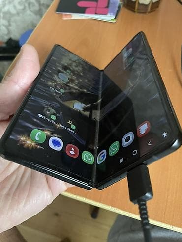 ТВ и видео: Samsung Galaxy Z Fold 3, цвет - Черный, Отпечаток пальца — 2