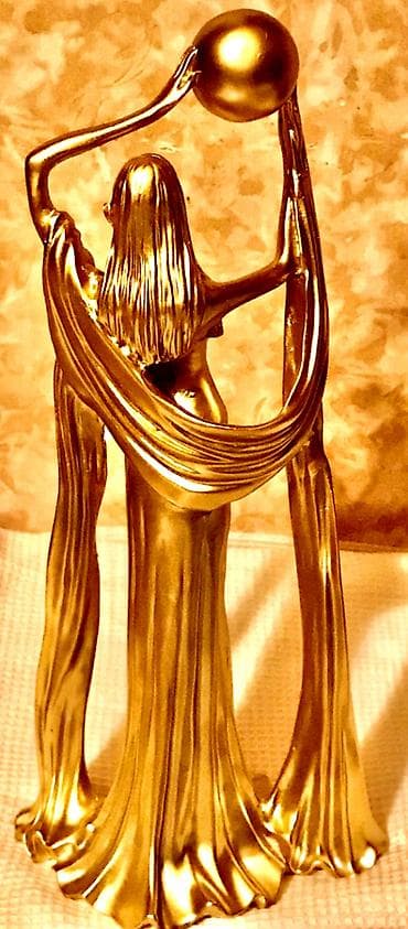 İncəsənət və kolleksiyalar: Продается статуэтка Девушка с шаром, очень оригинальная. Абсолютно — 4