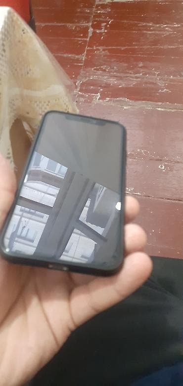 IPhone X, 64 GB, Gümüşü, Qırıq lalafo.az -da IPhone X, 64 GB, Gümüşü, Qırıq