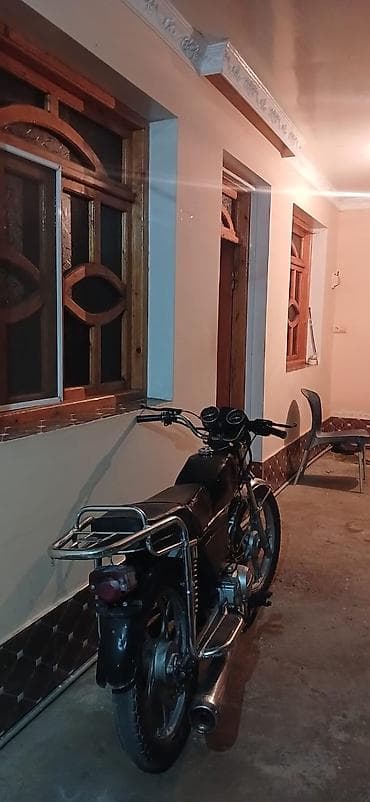 oyuncaq masin type 1: Moped/motosiklet – 4 vitesli, benzinlə işləyən, bir silindrli motor — 4