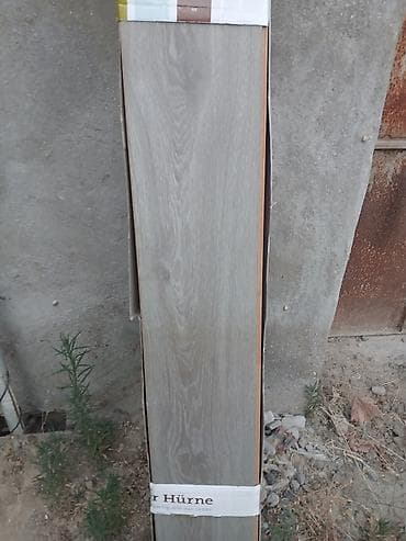 laminant: Laminat satilir 3 kvadrat metr qalib Qalin laminatdi 12 lik Altdiği da — 1