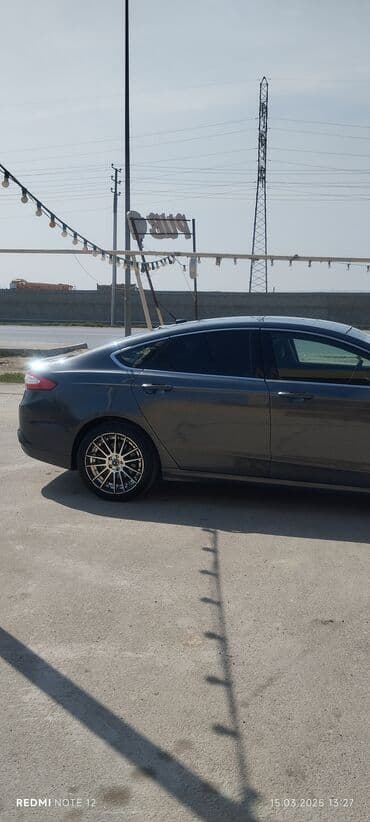 tək oturacaqlar: Ford Fusion: 1.5 l | 2016 il 200000 km Sedan — 24