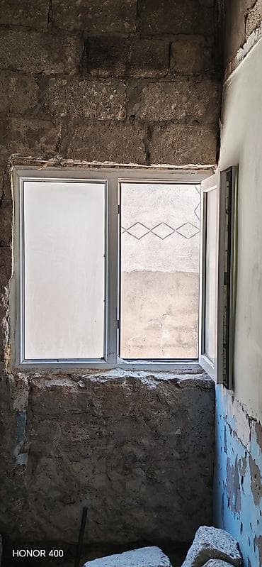 ручка: Б/у Двухкамерное Пластиковое окно, Ширина: 1 см, Длина: 1 см — 2