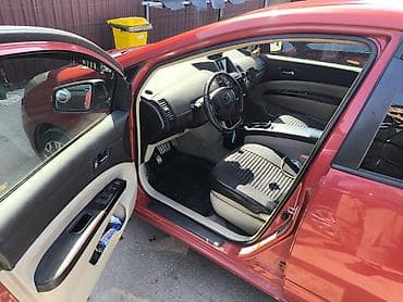 prius bamper: Toyota Prius (2-ci nəsil) hibrid hetçbek Əsas xüsusiyyətlər: - Hibrid — 6