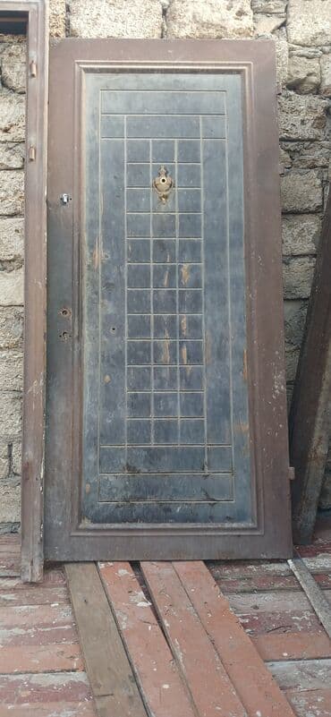 şef qaplar: Mənzil üçün İşlənmiş Giriş qapısı Glazok ilə, Zəmanətsiz, Ödənişli quraşdırma, Ünvandan götürmə — 14