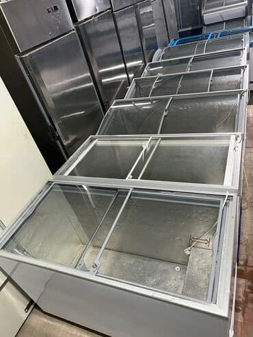 deri sumka: Şüşəli dondurucu, Uğur, Türkiyə — 1