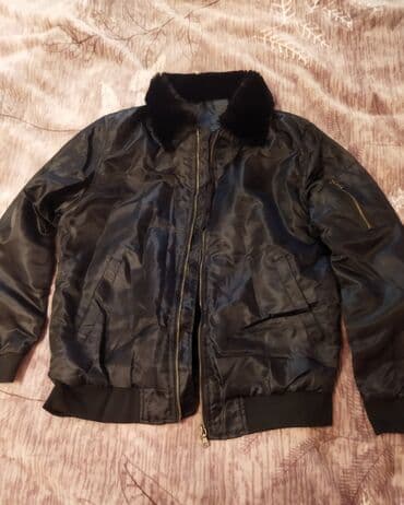 Kurtka Təzədi. 70 m Xaricdən gətizdirmişəm. Böyük olduğu üçün satılır