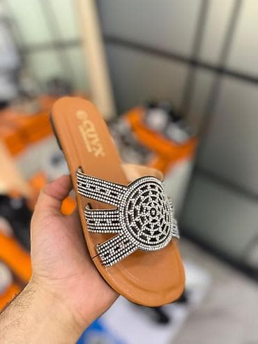 Tərliklər: Qadın üçün şıltaq və rahat şlapanlar kolleksiyası - Brend: CUVX — 6