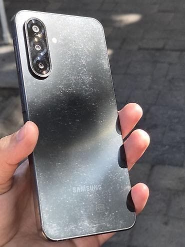 philips xenium 9@9s: Samsung Galaxy A17, 128 GB, rəng - Boz, Barmaq izi — 2
