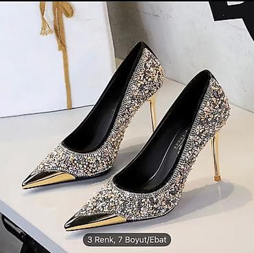 Məhsul: Qadın klassik stilettolar Ölçü: 37-38arası. Mən 39 razmer