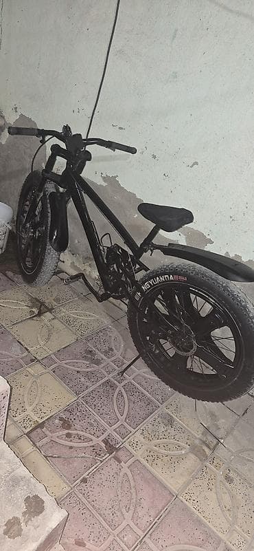 Fatbike tipli dağ velosipedi – 26x4.0 enli təkərlər Xüsusiyyətlər: - — 3
