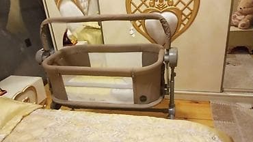 Oğlan və qız üçün, Dördbucaq, Beşik, Dəstsiz, Matras ilə, Yellənmə mexanizm ilə