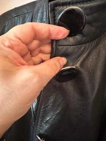 4xl nece razmerdi: Dəri gödəkçə ideal vəziyyətdə.2-3 dəfə geyinilib.Türkiyədən alınıb — 7