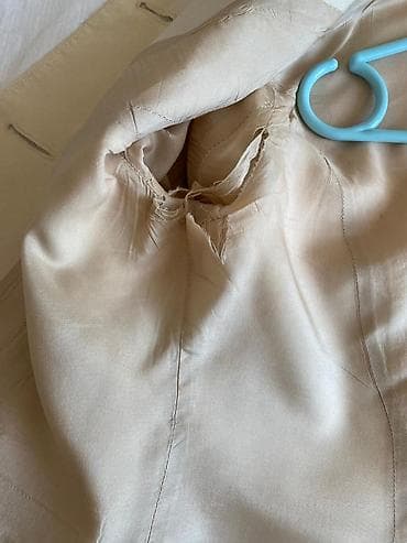 ag jaket: Sadəcə yüngül yırtığı var amma çöldən görsənmir. Caterina Leman qadın — 2