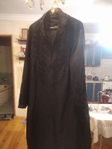 Qara rəngli qadın üst geyimi – naxışlı və muncuqlu - Model: Uzun, düz