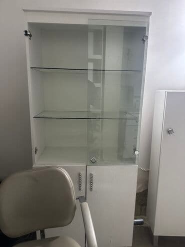 desmal desti: Gözəllik/saç salonu üçün mebel dəsti Tərkib: - Vizaj masası: geniş — 4