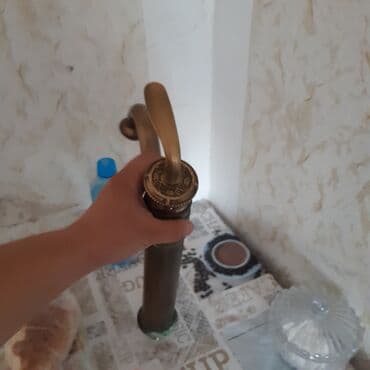 Vannalar: Antik üslublu mətbəx kranı, bürünc rəngli səthə malikdir və hündür — 2