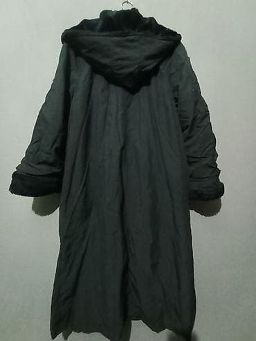 dəri geyim: Qara rəngdə, uzun qış plaşı/kürklü palto. - İsti və yumşaq süni kürk — 2