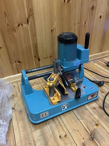 off white prsluk: Avtomatik açar dublikatı hazırlama dəzgahı (key cutting machine) - — 1