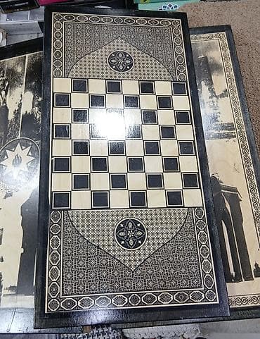 Skeytbordlar: 3 azn das ve zer Ağ-qara naxışlı taxta şahmat/nərd dəsti - Material — 2