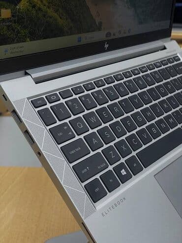 BYD: HP EliteBook noutbuk Texniki xüsusiyyətlər: - Ekran: 14" (təxmini) — 2