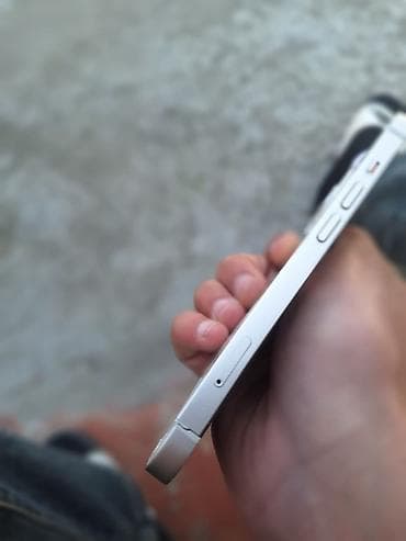 samsung galaxy a04s: IPhone 13, 128 GB, Ağ, Qırıq — 6