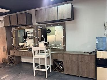 Gözəllik salonu üçün mebel və avadanlıq dəsti Tərkib: - İşıqlı vizaj