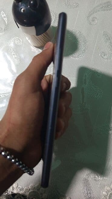 redmi 9 t ekran: Xiaomi Redmi smartfon - Model: Redmi (arka qapaqda “Redmi” loqosu) - — 4