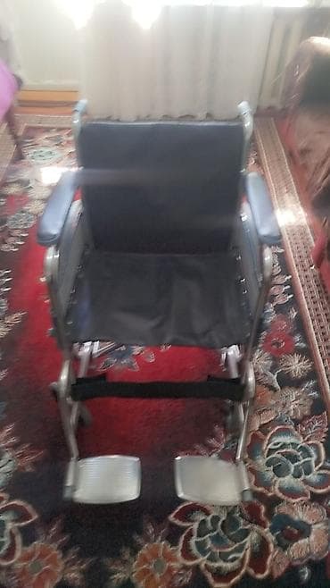 Təkərli əlil arabası - Konstruksiya: yüngül və davamlı metal şassi