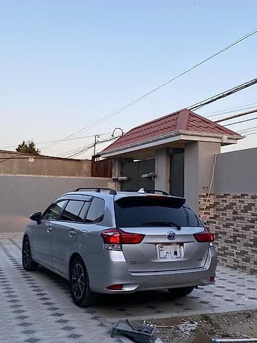 ford fusion 2016: Toyota Corolla: 1.5 l | 2018 il Universal — 4