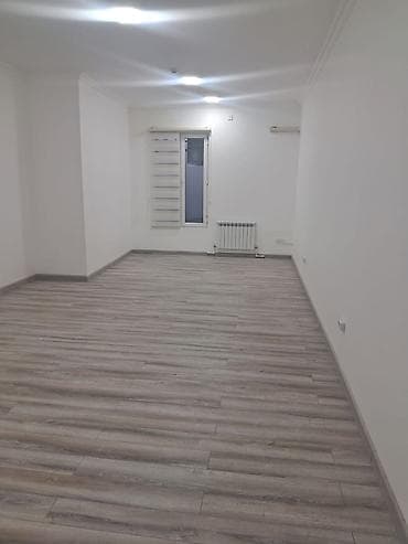 Mənzillər: Icarə üçün iş və ya tədris məqsədli geniş zal/otaq. Xüsusiyyətlər: - — 7