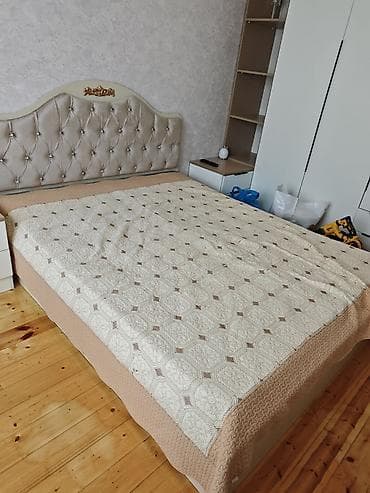 İki nəfərlik çarpayı dəsti - Ölçü: təxmini 160x200 sm (vizualdan) -