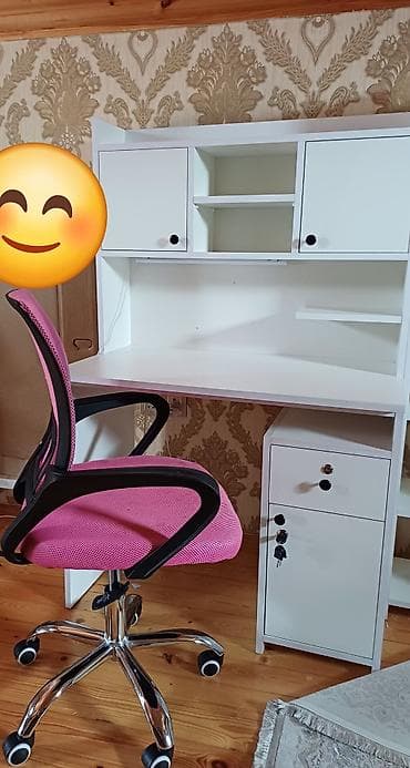 antikvar mebel: Yazı masası kreslo ilə biryerdə satılır. Normal vəziyyətdədir, az — 3