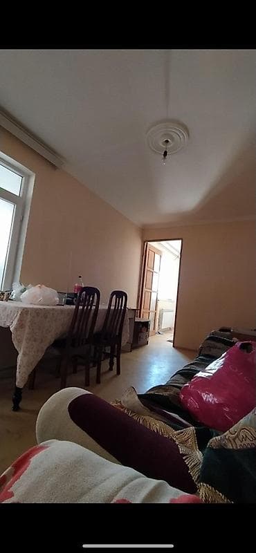 gencede ev satilir: Xırdalan, 2 otaqlı, Köhnə tikili, 90 kv. m — 1
