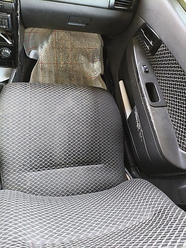 4 bolt 16 disk teker: Satılır: Gümüş rəngli sedan - Korpus: 4 qapılı sedan, gümüş rəng - — 5