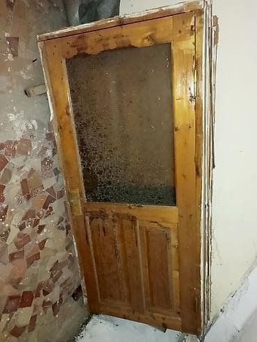 Taxta şüşəli qapı real alıcıya endirim olacaq 3 ədədi 3 biryerdə 150