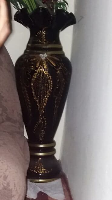 Dekorativ döşəmə vazası - Material: keramika - Rəng: qara parlaq lalafo.az -da Dekorativ döşəmə vazası - Material: keramika - Rəng: qara parlaq