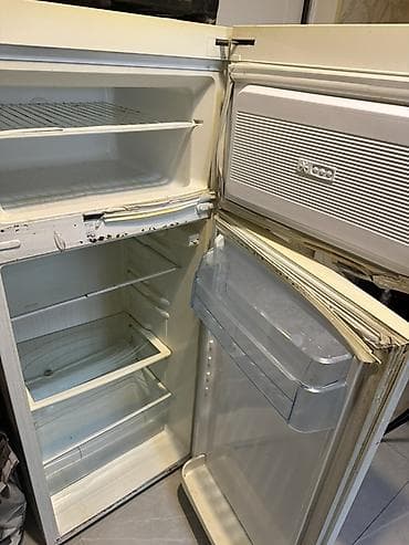 je 2: Soyuducu satılır, qazı gutarıb. Qaz vurulacag alan adam ozu — 4