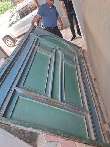 rengleme ucun sekiller: Metal darvaza/qapı paneli - Material: qalın metaldan hazırlanmış — 2