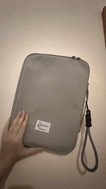 narda gunluk internet: Südlü-boz rəngdə laptop/planşet üçün qol çantası - Material: Yumşaq — 2