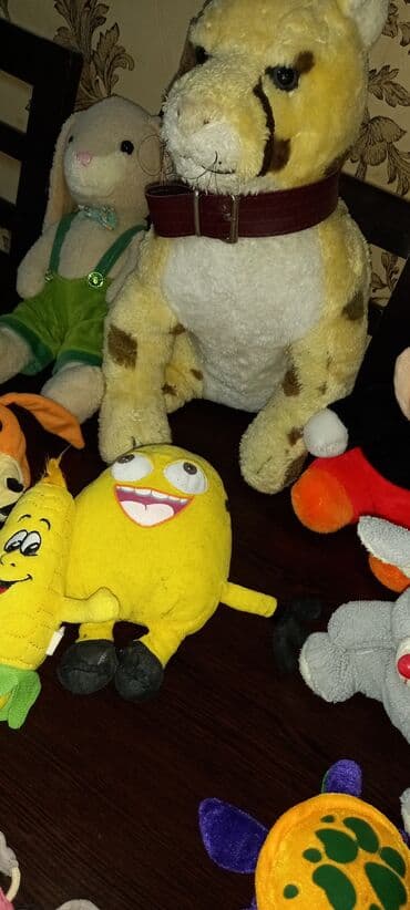 ayı yumşaq oyuncaqlar: Müxtəlif formalı və ölçülü yumşaq oyuncaqlar dəsti. Dəstdə cizgi film — 3