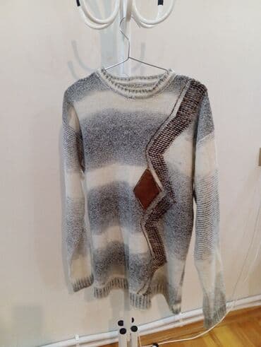 corab toxuyan masin satilir: Unisex trikotaj sviter - Rəng: boz-ağ tonlarda ombre zolaqlar - — 1