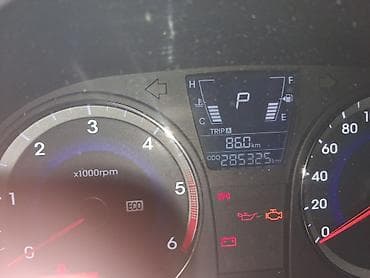 changan resmi diller: Hyundai Accent sedan - Kuzov: 4 qapılı sedan, tünd boz rəng - — 2