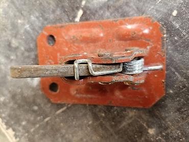 Məhsul: Yaylı mexanizmli metal kilidləmə qarmağı (latch/çəkmə kilidi)